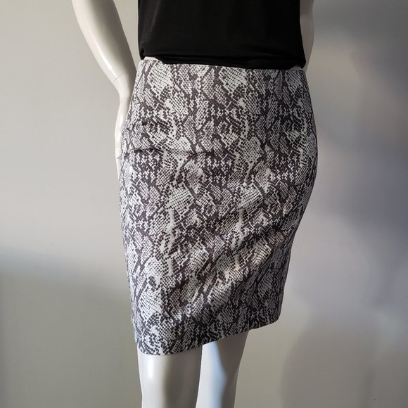 RW & Co. - Snake Print Pencil City Skirt - Size 2 - Picture 2 of 8